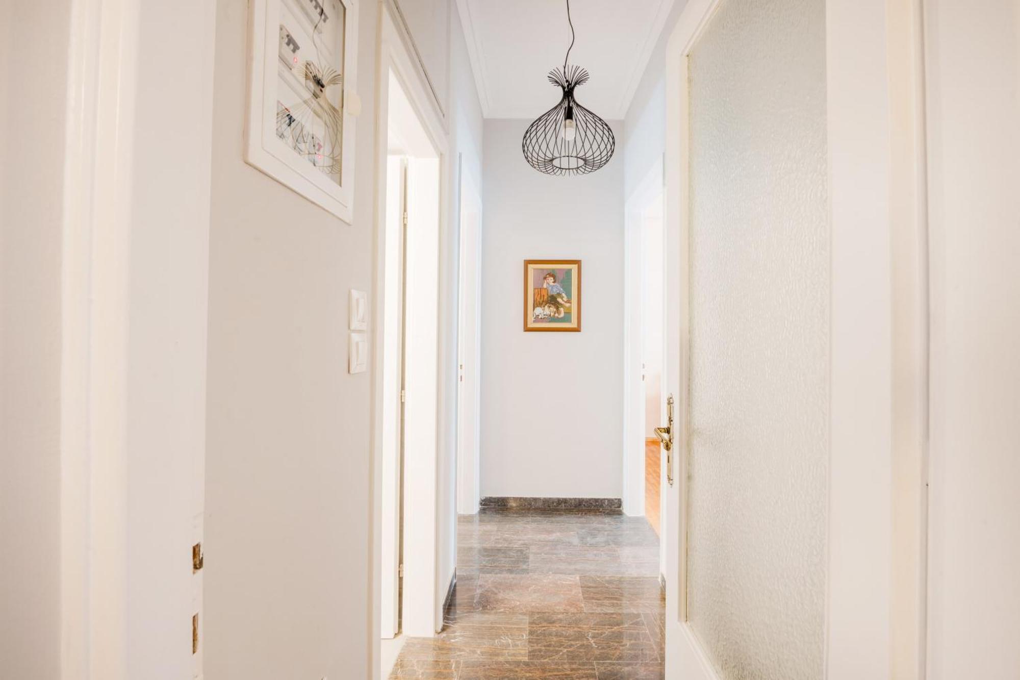 Charming & Authentic Gem - Walk To Port & Shops! Apartment Патра Екстериор снимка
