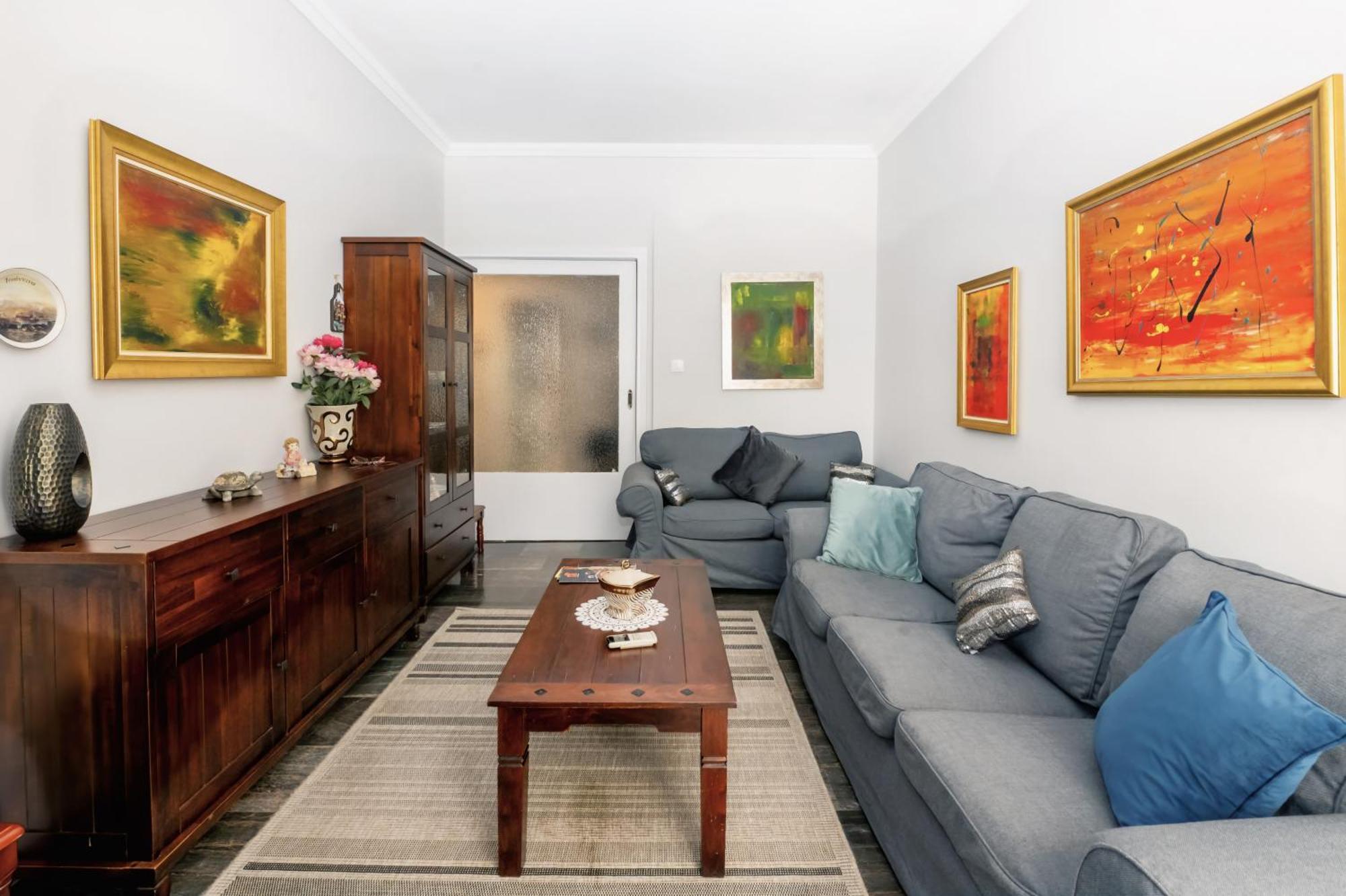 Charming & Authentic Gem - Walk To Port & Shops! Apartment Патра Екстериор снимка